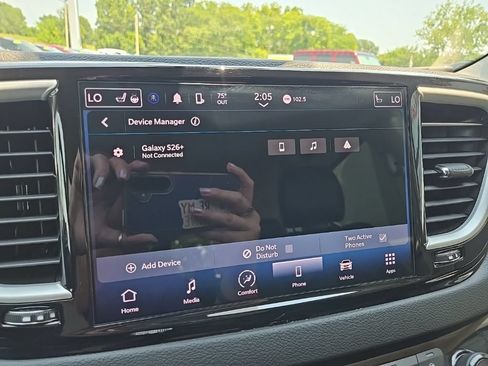 Used 2023 Chrysler Pacifica Touring-L FWD image 49
