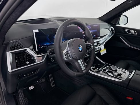 Used 2026 BMW X7 xDrive40i w/ M Sport Package AWD/4WD image 9