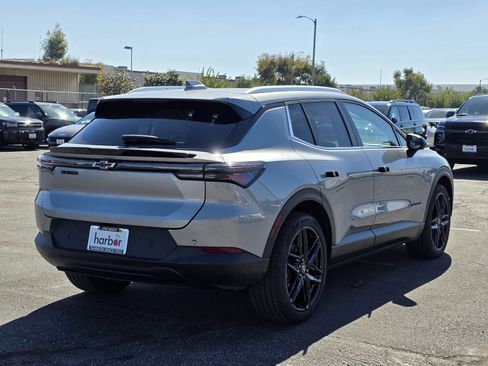 New 2026 Chevrolet Equinox EV LT w/ LPO, Blackout Package image 7