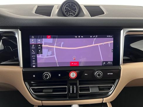 Certified 2024 Porsche Macan S AWD/4WD image 34