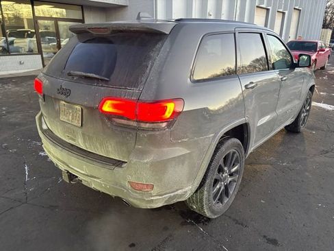 Used 2021 Jeep Grand Cherokee Laredo X image 9