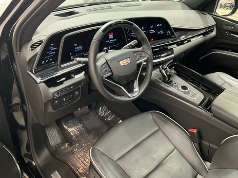 Used 2024 Cadillac Escalade Sport w/ Heavy-Duty Trailer Package image 14