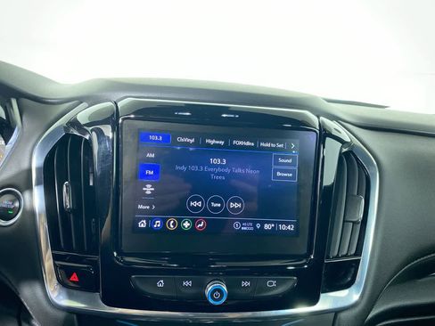 Used 2022 Chevrolet Traverse LT image 18