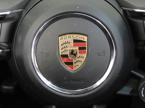 Certified 2026 Porsche Macan AWD/4WD image 20