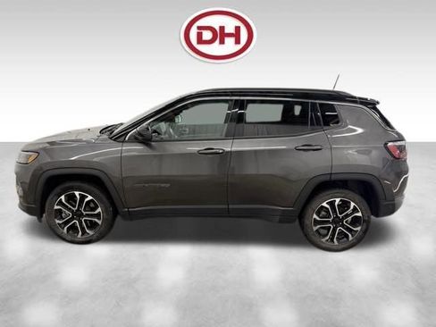 Used 2024 Jeep Compass Limited AWD/4WD image 10