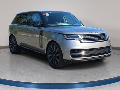 New 2026 Land Rover Range Rover SV image 3