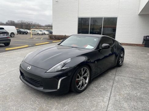 Used 2016 Nissan 370Z w/ Sport Package image 1