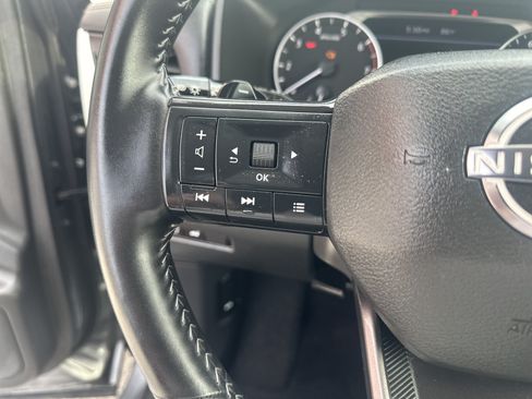 Used 2025 Nissan Rogue SV FWD image 13