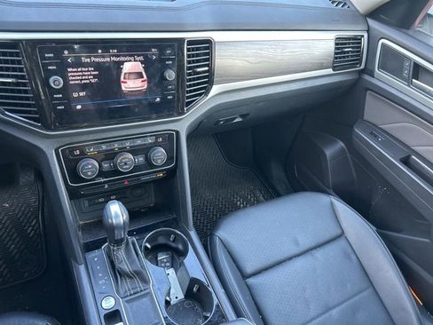 Used 2023 Volkswagen Atlas SE w/ Panoramic Sunroof Package FWD image 12