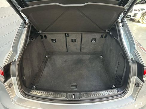 Used 2023 Porsche Macan image 12