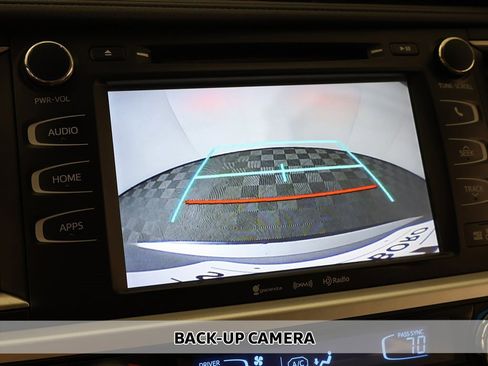 Used 2017 Toyota Highlander XLE image 7