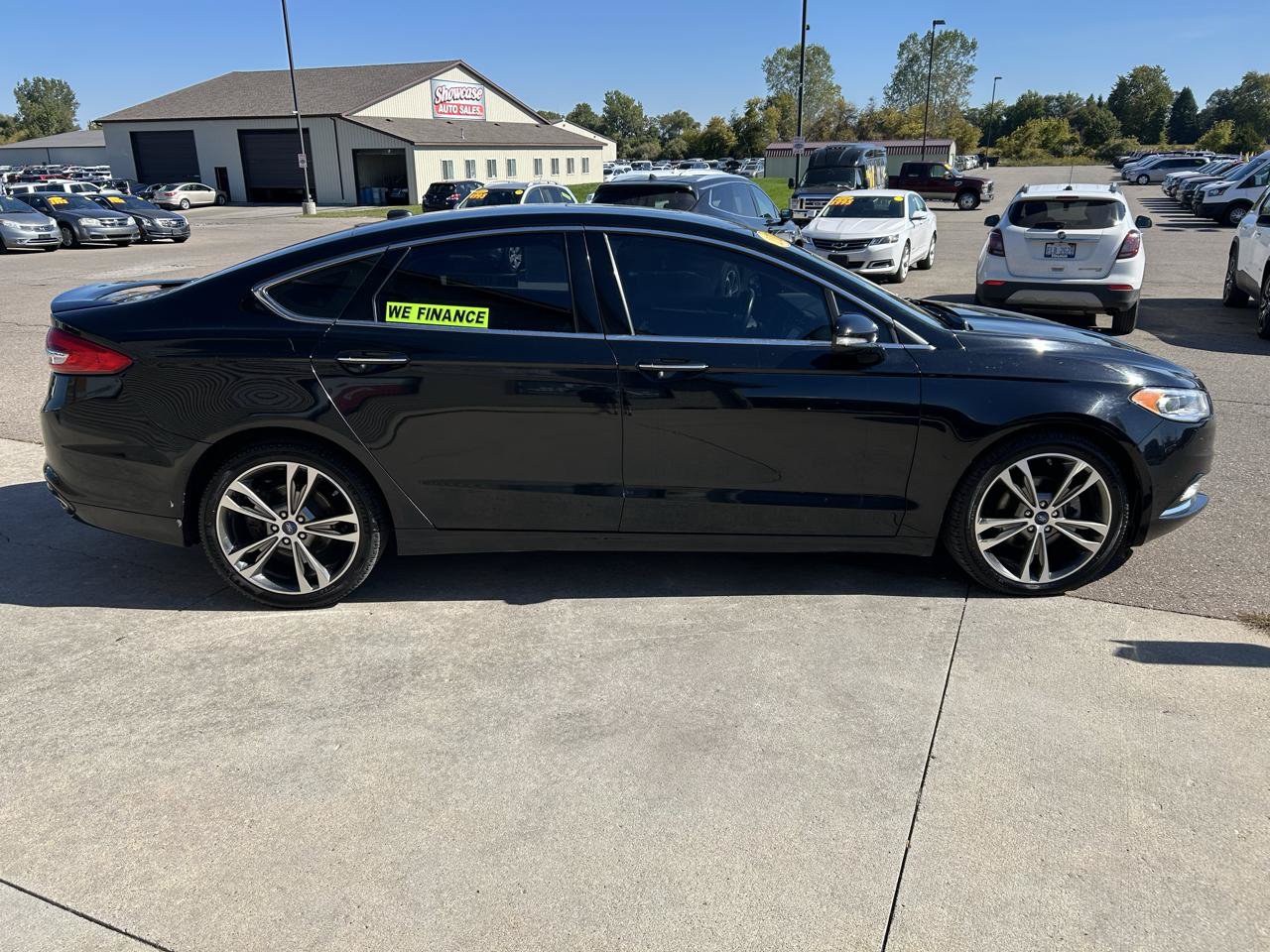 Used 2017 Ford Fusion Titanium AWD/4WD image 4