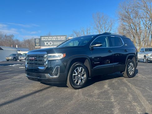 Used 2023 GMC Acadia SLE w/ Driver Convenience Package FWD image 2