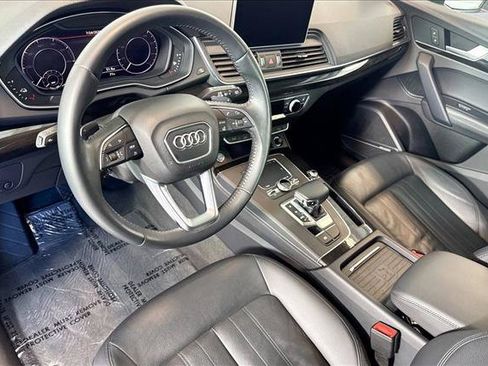 Used 2020 Audi Q5 e Premium Plus w/ Premium Plus Package AWD/4WD image 9