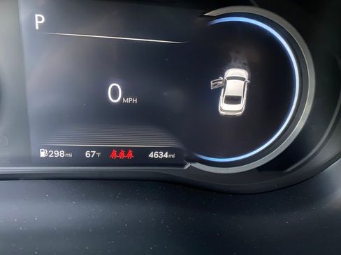 Used 2025 Genesis G70 2.5T image 33