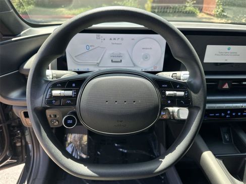 Used 2024 Hyundai Ioniq 6 SE RWD image 16