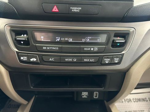 Used 2019 Honda Pilot LX image 45