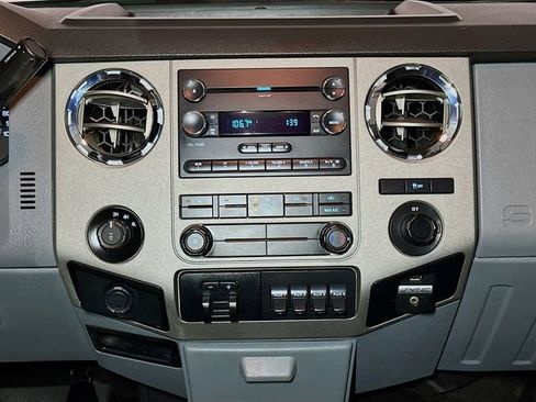 Used 2016 Ford F250 XLT w/ XLT Value Package image 12