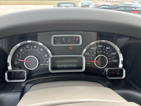 Used 2010 Ford Expedition XLT image 14