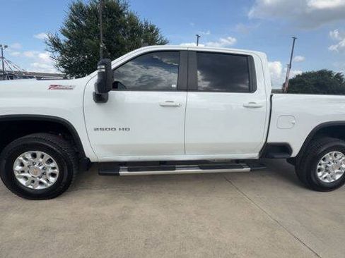 Used 2024 Chevrolet Silverado 2500 LT AWD/4WD image 5