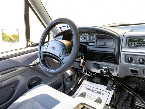 Used 1997 Ford F250 4x4 Regular Cab Heavy Duty image 29