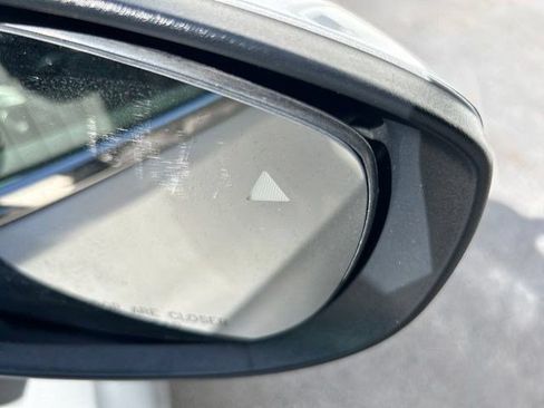 Used 2023 Chrysler Pacifica Touring-L FWD image 56