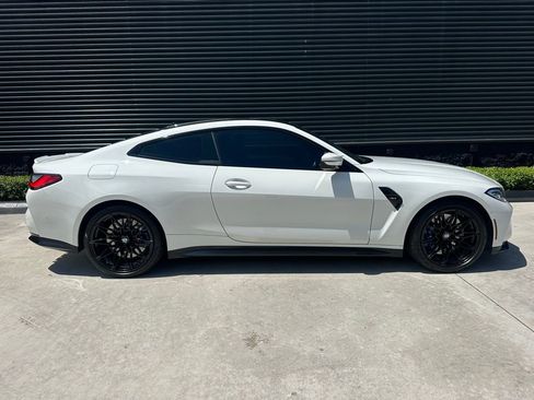 Used 2024 BMW M4 Coupe w/ Executive Package image 10