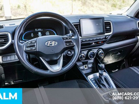 Used 2025 Hyundai Venue SEL image 27