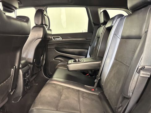 Used 2019 Jeep Grand Cherokee Altitude image 29