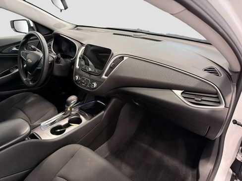 Used 2022 Chevrolet Malibu LS w/ Driver Confidence Package II FWD image 23