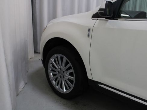 Used 2012 Lincoln MKX AWD image 31