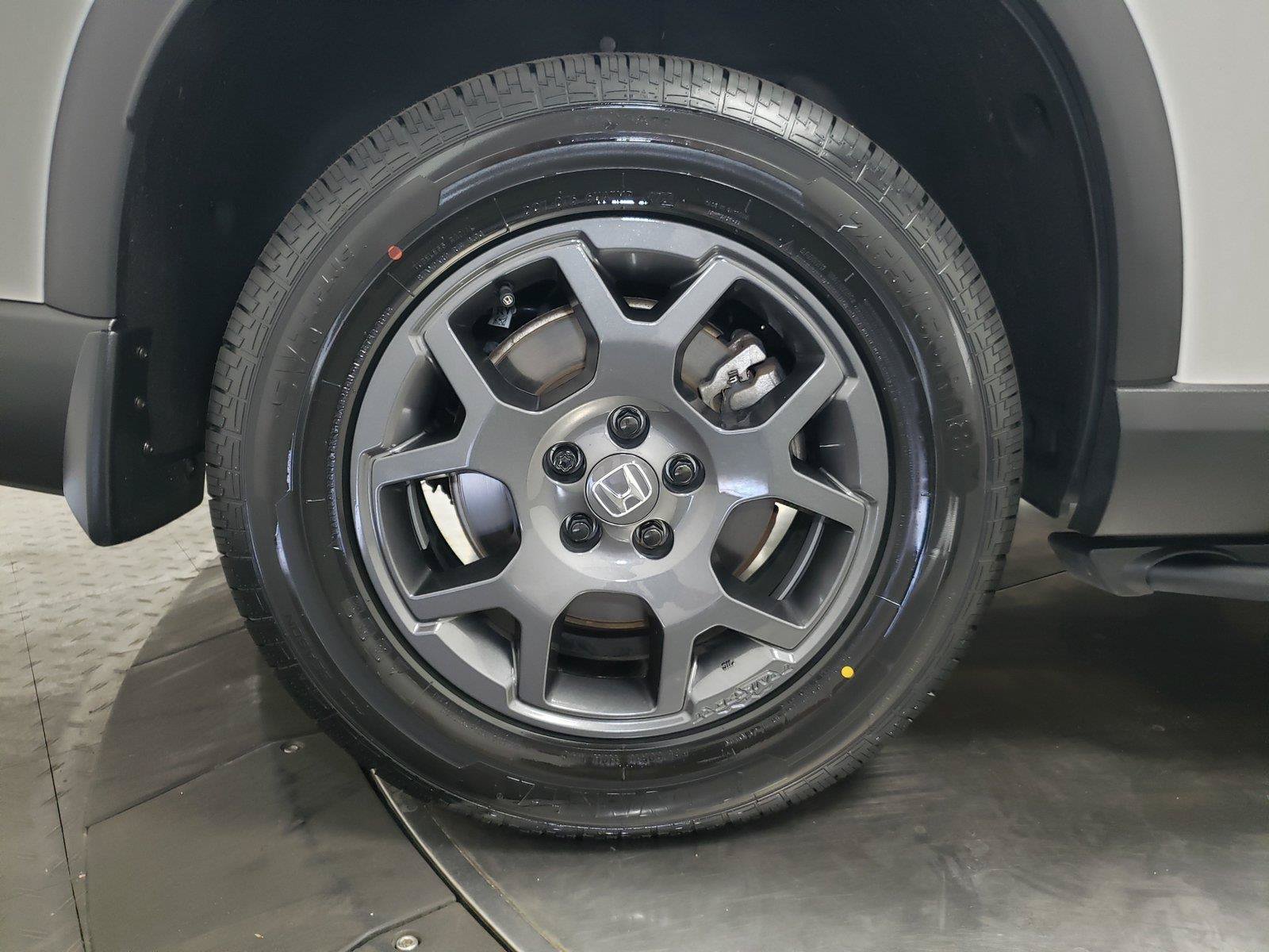 Certified 2023 Honda Pilot TrailSport image 14