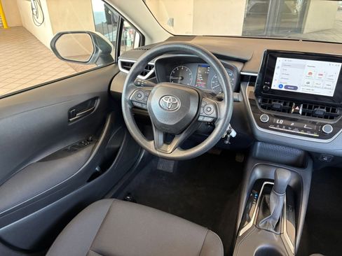 Used 2025 Toyota Corolla LE image 32