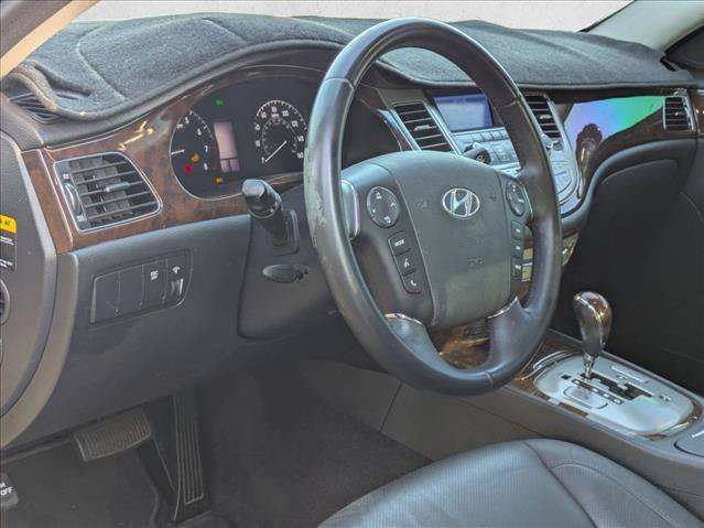 Used 2011 Hyundai Genesis 3.8 RWD image 3