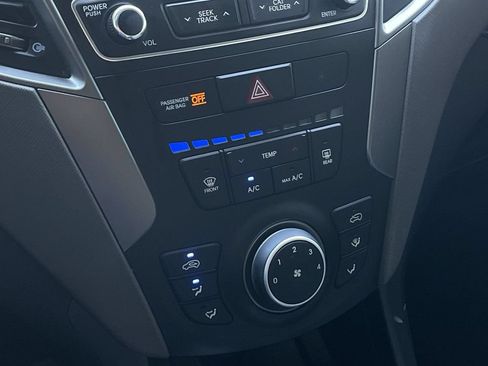 Used 2017 Hyundai Santa Fe Sport FWD image 31