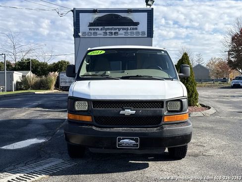 Used 2011 Chevrolet Express 2500 image 2