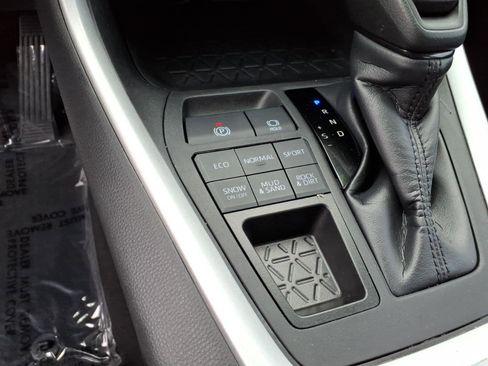 Certified 2024 Toyota RAV4 LE AWD/4WD image 16