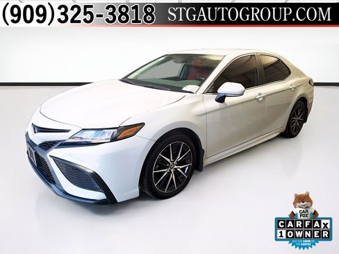 Used 2023 Toyota Camry SE FWD image 1