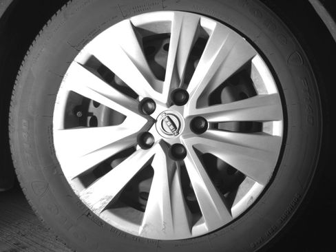 Used 2025 Nissan Sentra S image 12