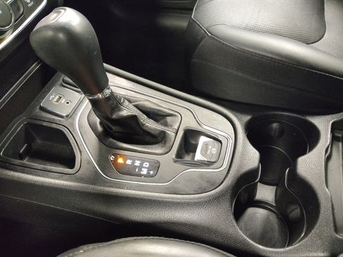 Used 2021 Jeep Cherokee Latitude Lux image 26