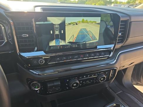 Used 2025 Chevrolet Silverado 1500 ZR2 w/ Technology Package image 21
