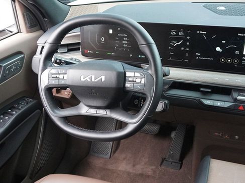 Used 2024 Kia EV9 Land AWD/4WD image 59