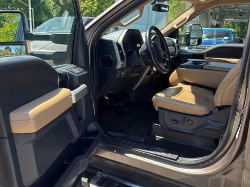 Used 2022 Ford F350 Lariat w/ Chrome Package AWD/4WD image 13