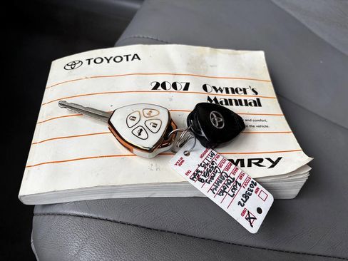 Used 2007 Toyota Camry XLE image 26