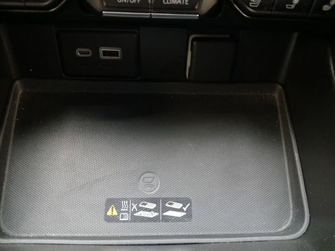 Used 2021 Chevrolet Tahoe High Country w/ Premium Package RWD image 6