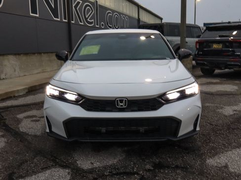 Used 2025 Honda Civic Sport image 2