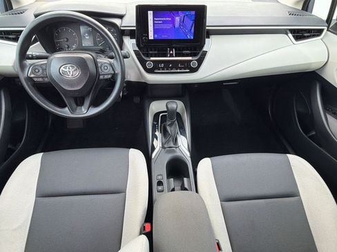 Used 2025 Toyota Corolla LE FWD image 33