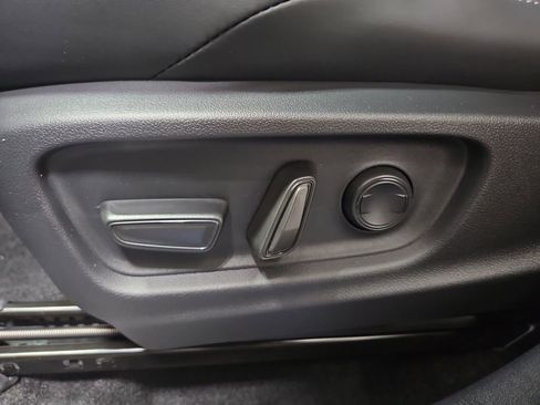 New 2026 Toyota C-HR AWD/4WD image 27