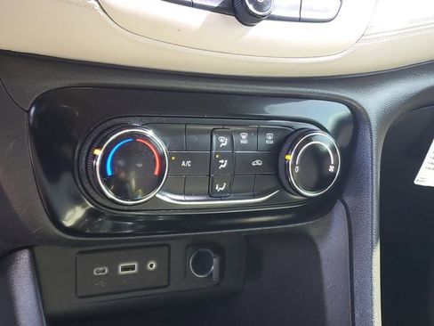 Used 2021 Buick Encore GX Preferred FWD image 21