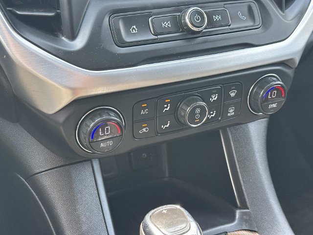 Used 2019 GMC Acadia SLE AWD/4WD image 32